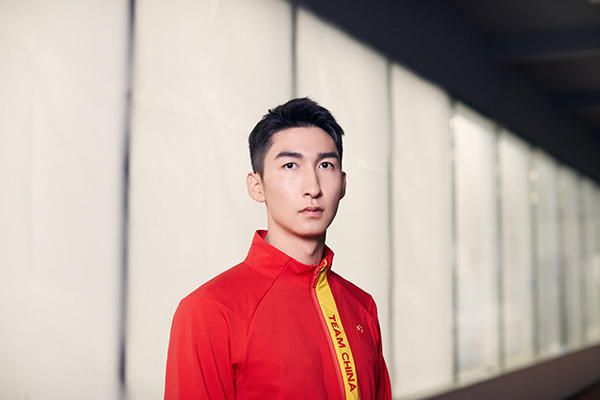 就在她不知所措的时候，一个电话打过来，她急忙接通，只听对方说：您好女士，我打电话来是通知您，您名下的企业、别墅、车辆以及古董字画等一切不动产，现已被我院查封，请您尽快偿还吴东海先生的投资款，否则的话，您的所有资产都将进入拍卖流程。